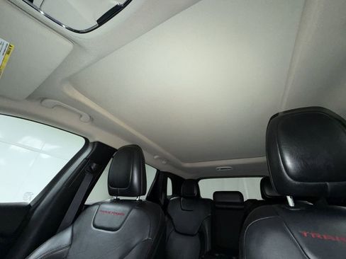 Used 2014 Jeep Cherokee Trailhawk w/ Comfort/Convenience Group image 15