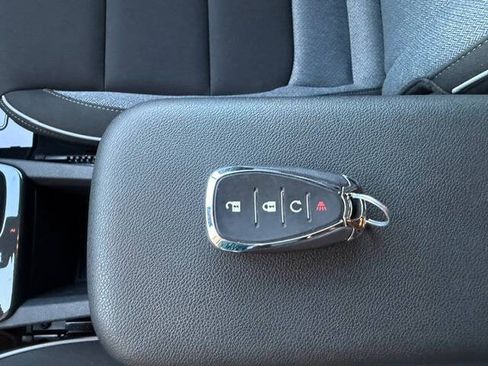 Used 2025 Chevrolet TrailBlazer LT AWD/4WD image 10