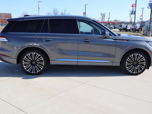Used 2025 Lincoln Aviator Black Label image 4