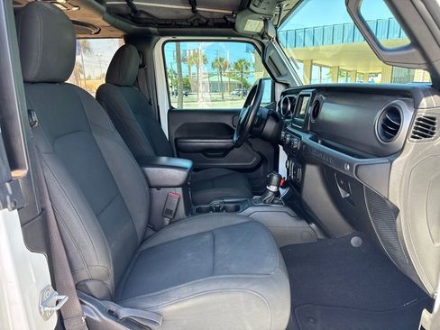 Used 2022 Jeep Wrangler Sport S image 15