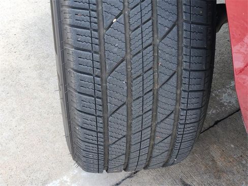 Used 2021 GMC Yukon SLT w/ SLT Premium Package image 2