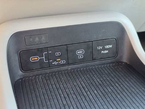 Used 2024 Hyundai Kona SEL FWD image 27