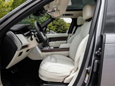 New 2026 Land Rover Range Rover Long Wheelbase SE AWD/4WD image 4