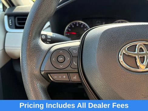 Used 2022 Toyota RAV4 XLE FWD image 15