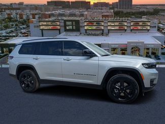 New 2025 Jeep Grand Cherokee L Limited w/ Black Appearance Package AWD/4WD video 1