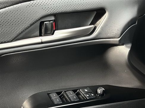 Used 2025 Toyota Camry XSE image 21