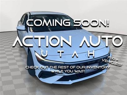 Used 2025 Hyundai Elantra SE