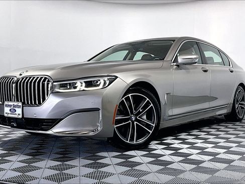 Used 2022 BMW 750Li xDrive AWD/4WD image 2