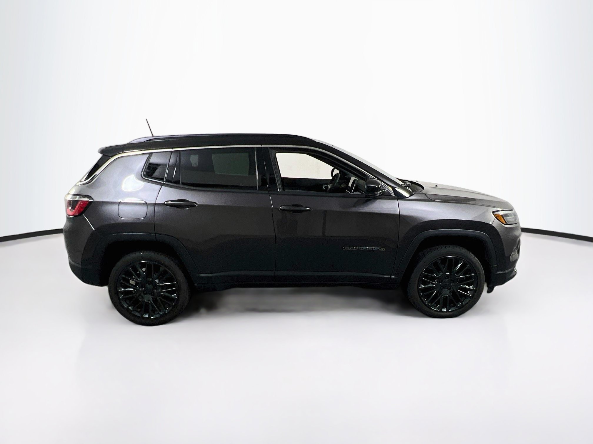 Used 2023 Jeep Compass Limited w/ Elite Group AWD/4WD image 4