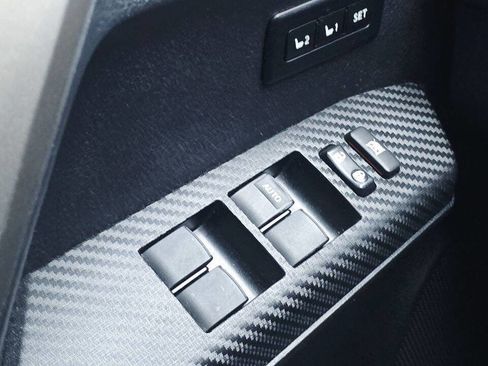 Used 2013 Toyota RAV4 Limited image 26