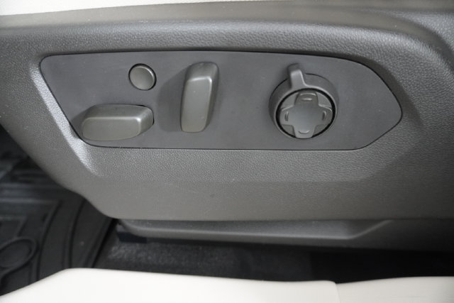 Used 2022 Buick Envision Avenir w/ Technology Package II AWD/4WD image 21
