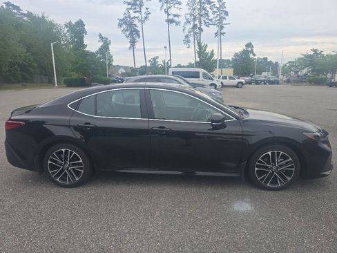 Used 2025 Toyota Camry XLE w/ Premium Plus Package FWD image 4