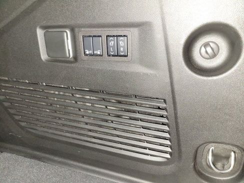 Used 2024 Chevrolet Tahoe High Country w/ Premium Package image 24