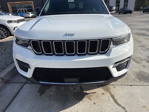 New 2025 Jeep Grand Cherokee Laredo X w/ Luxury Tech Group I image 11