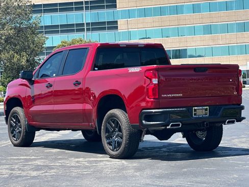 Used 2025 Chevrolet Silverado 1500 LT Trail Boss w/ Convenience Package II AWD/4WD image 6