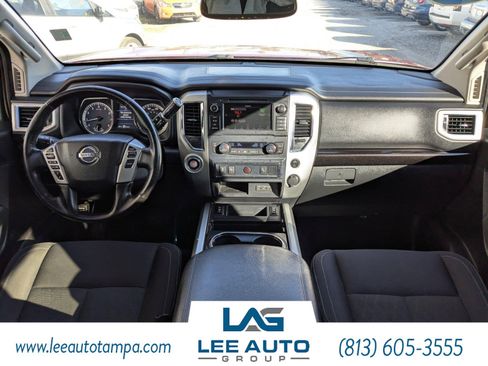 Used 2019 Nissan Titan SV w/ SV Convenience Package image 15