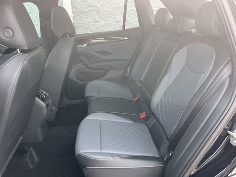 New 2026 Volkswagen Tiguan SE R-Line FWD image 22