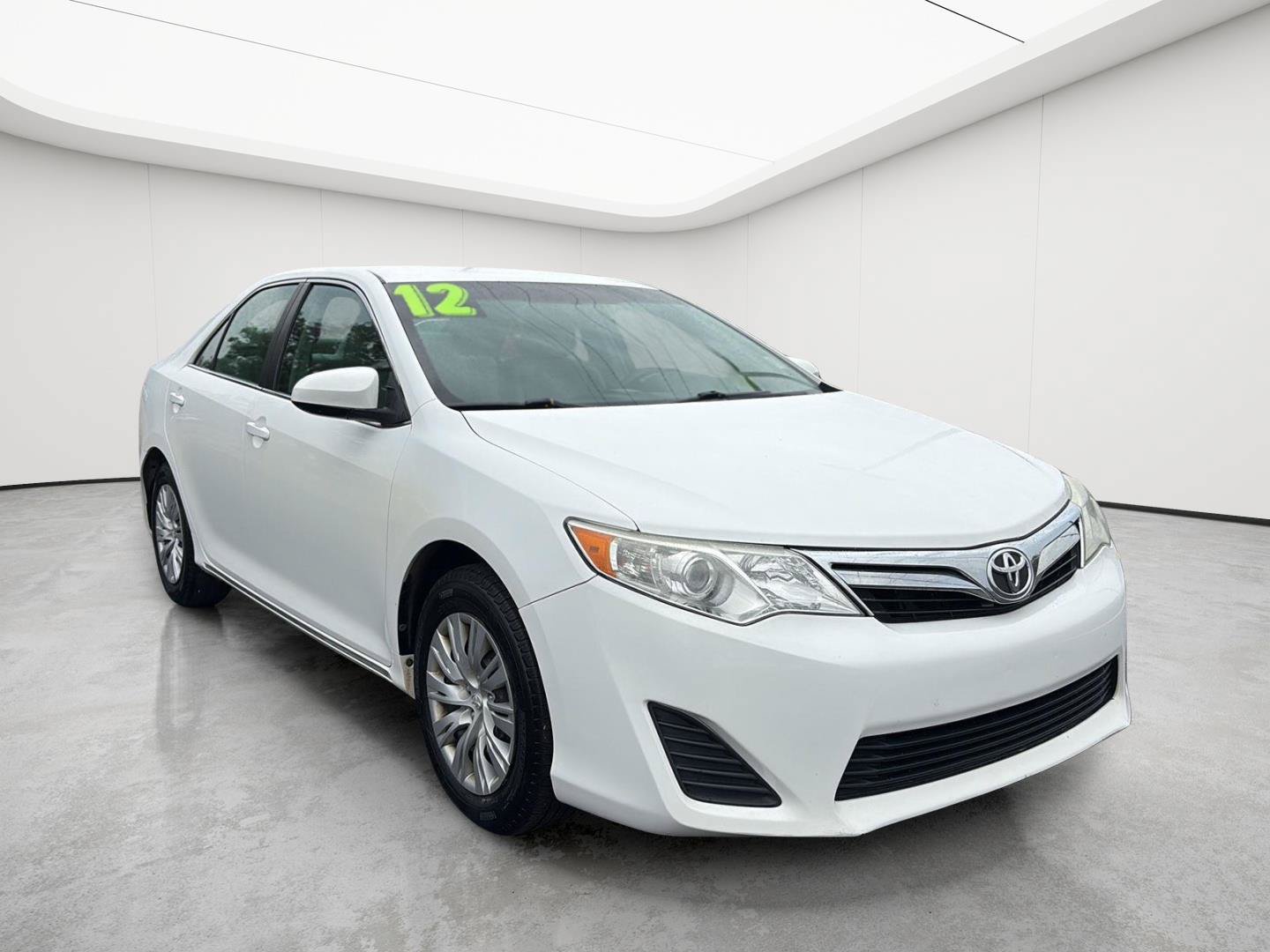 Used 2012 Toyota Camry LE FWD image 29