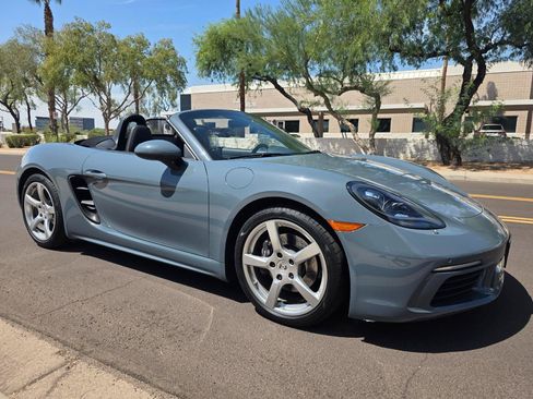 Used 2017 Porsche 718 Boxster RWD image 31