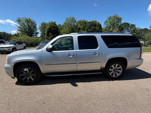 Used 2012 GMC Yukon XL Denali AWD/4WD image 3