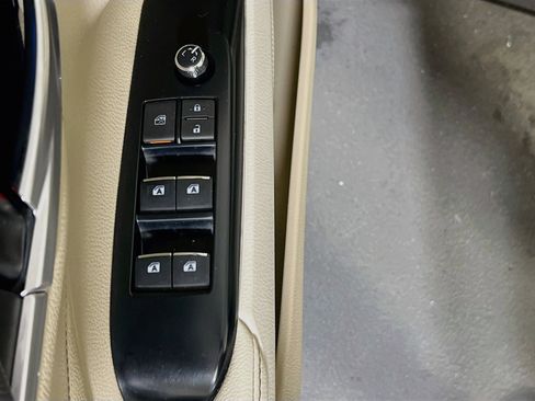 Used 2018 Toyota Camry XLE w/ Audio Package FWD image 17