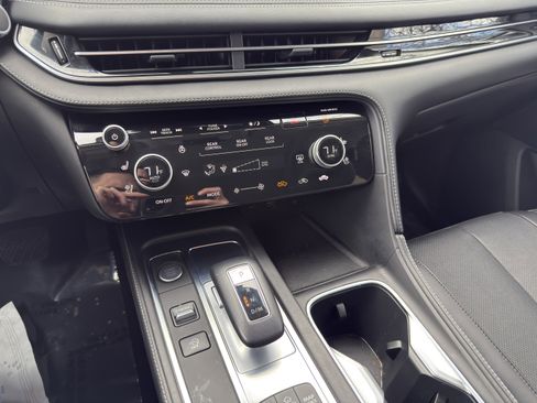 Used 2022 INFINITI QX60 Sensory w/ Cargo Package image 15