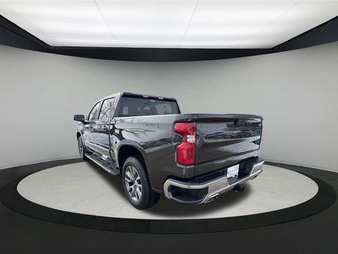 Used 2021 Chevrolet Silverado 1500 LT w/ Z71 Off-Road Package image 6