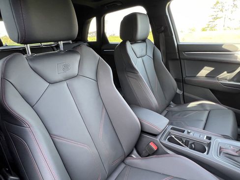 Certified 2025 Audi Q3 2.0T Premium Plus image 21