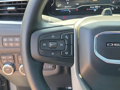 Used 2024 GMC Yukon Denali w/ Advanced Technology Package AWD/4WD image 20