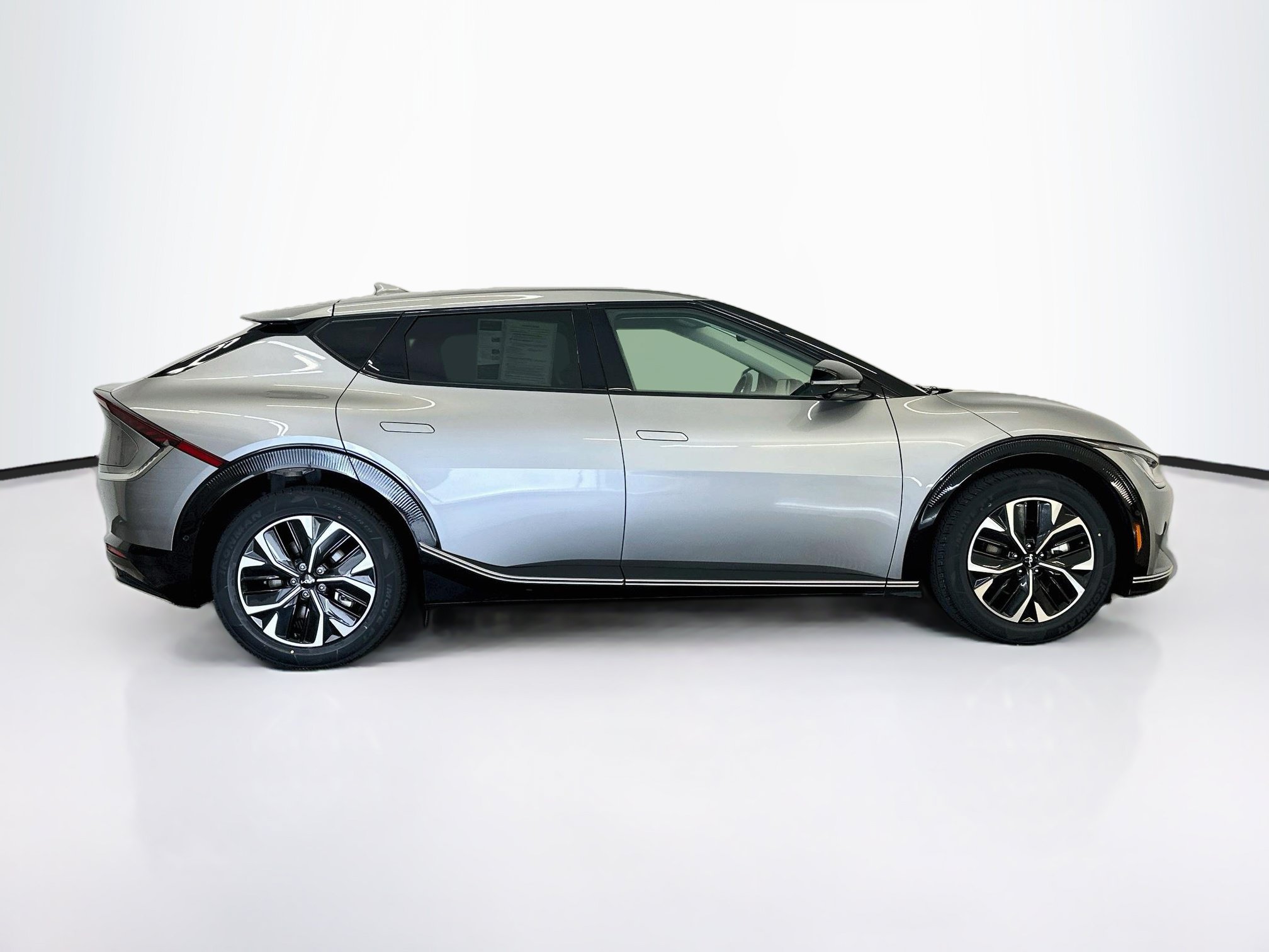 Used 2024 Kia EV6 Wind w/ Wind Technology Package AWD/4WD image 10