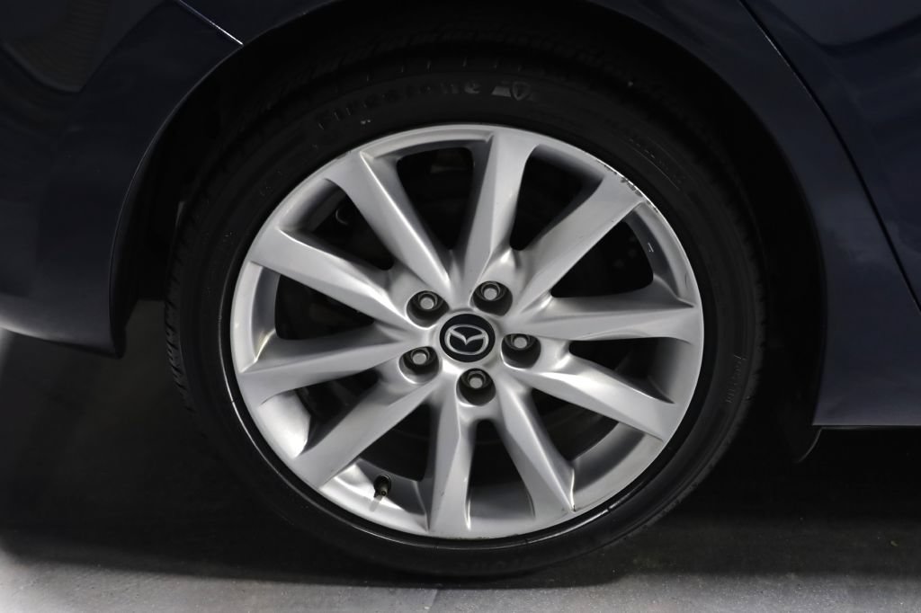 Used 2017 MAZDA MAZDA3 Grand Touring w/ Premium Equipment Package FWD image 39