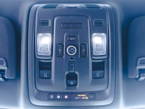 Used 2023 GMC Yukon Denali w/ Denali Reserve Package image 19