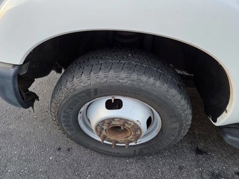 Used 2015 Ford F350 XL w/ Trailer Tow Package image 17