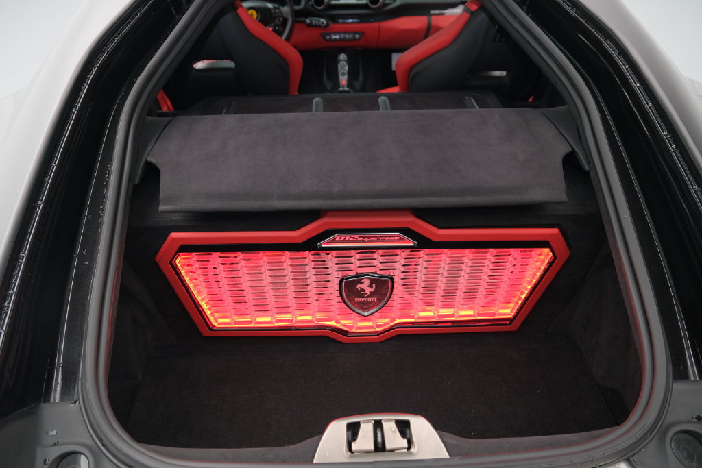 Used 2018 Ferrari 812 Superfast RWD image 40