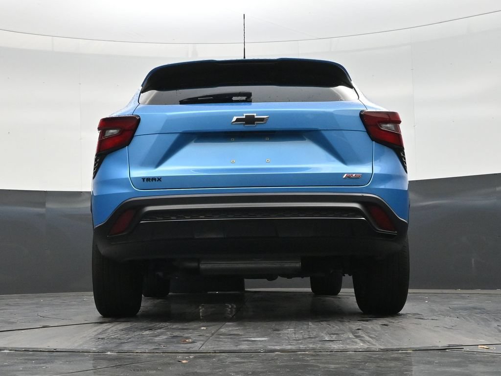 Used 2025 Chevrolet Trax RS FWD image 22