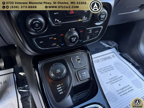 Used 2021 Jeep Compass Latitude AWD/4WD image 18