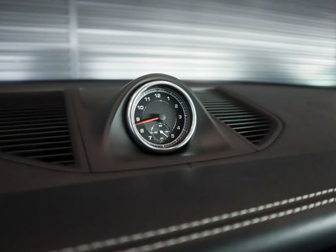 Certified 2022 Porsche Macan image 23