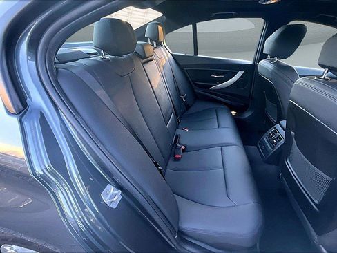 Used 2018 BMW 320i xDrive Sedan image 27
