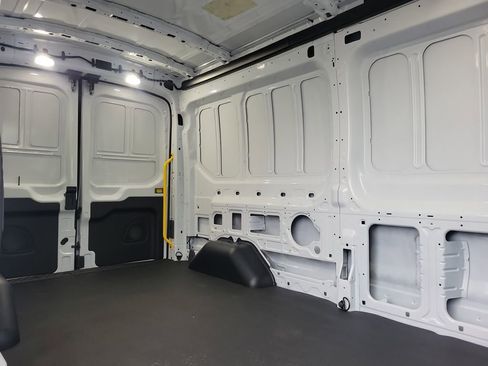 New 2026 Ford Transit 250 148 Medium Roof image 12
