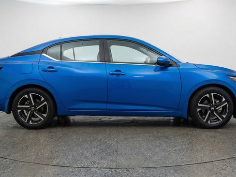Used 2025 Nissan Sentra SV FWD image 11