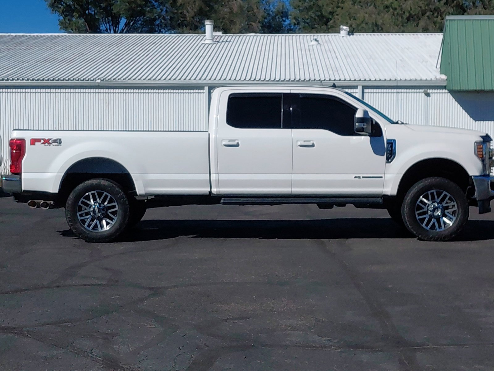 Used 2019 Ford F350 Lariat w/ Lariat Value Package AWD/4WD image 2