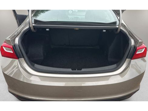 Used 2023 Chevrolet Malibu LT image 13