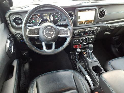Used 2022 Jeep Wrangler Unlimited Rubicon 4xe w/ Cold Weather Group AWD/4WD image 23