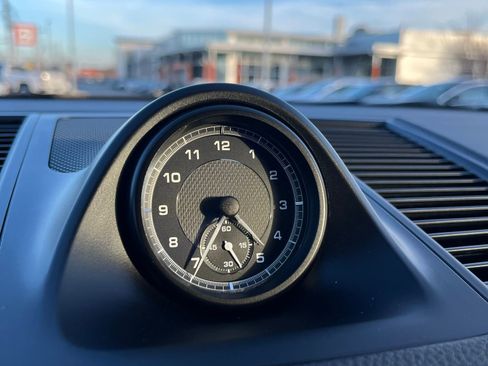 Used 2022 Porsche Macan image 20