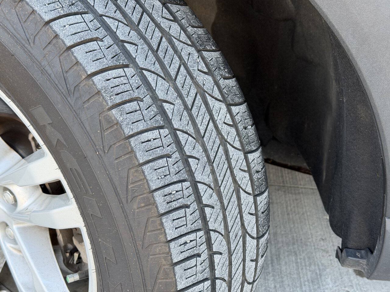 Used 2020 Ford Explorer XLT w/ Equipment Group 202A AWD/4WD image 33