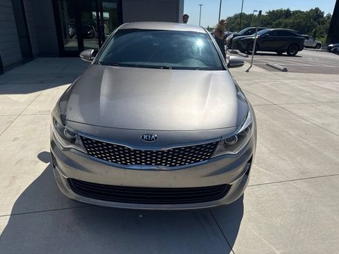 Used 2017 Kia Optima EX FWD image 3