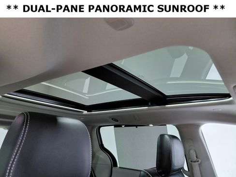 Certified 2024 Chrysler Pacifica Limited image 27