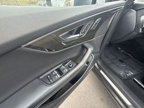 Used 2022 Audi Q7 3.0T Prestige image 13