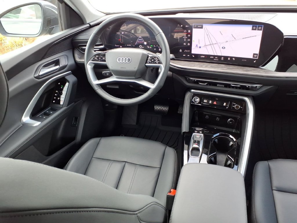 Used 2025 Audi Q5 Premium AWD/4WD image 6