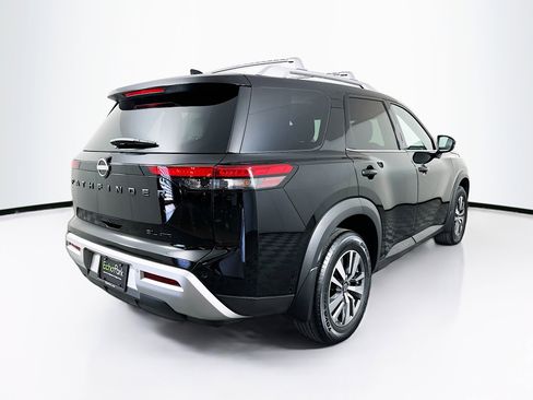 Used 2023 Nissan Pathfinder SL w/ Black Appearance Package AWD/4WD image 9